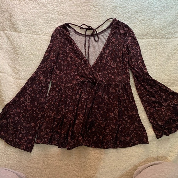 American Eagle Outfitters Tops - Flowy American Eagle Top!